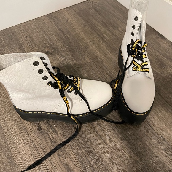 New Dr Marten platform boots (white) - Picture 2 of 2